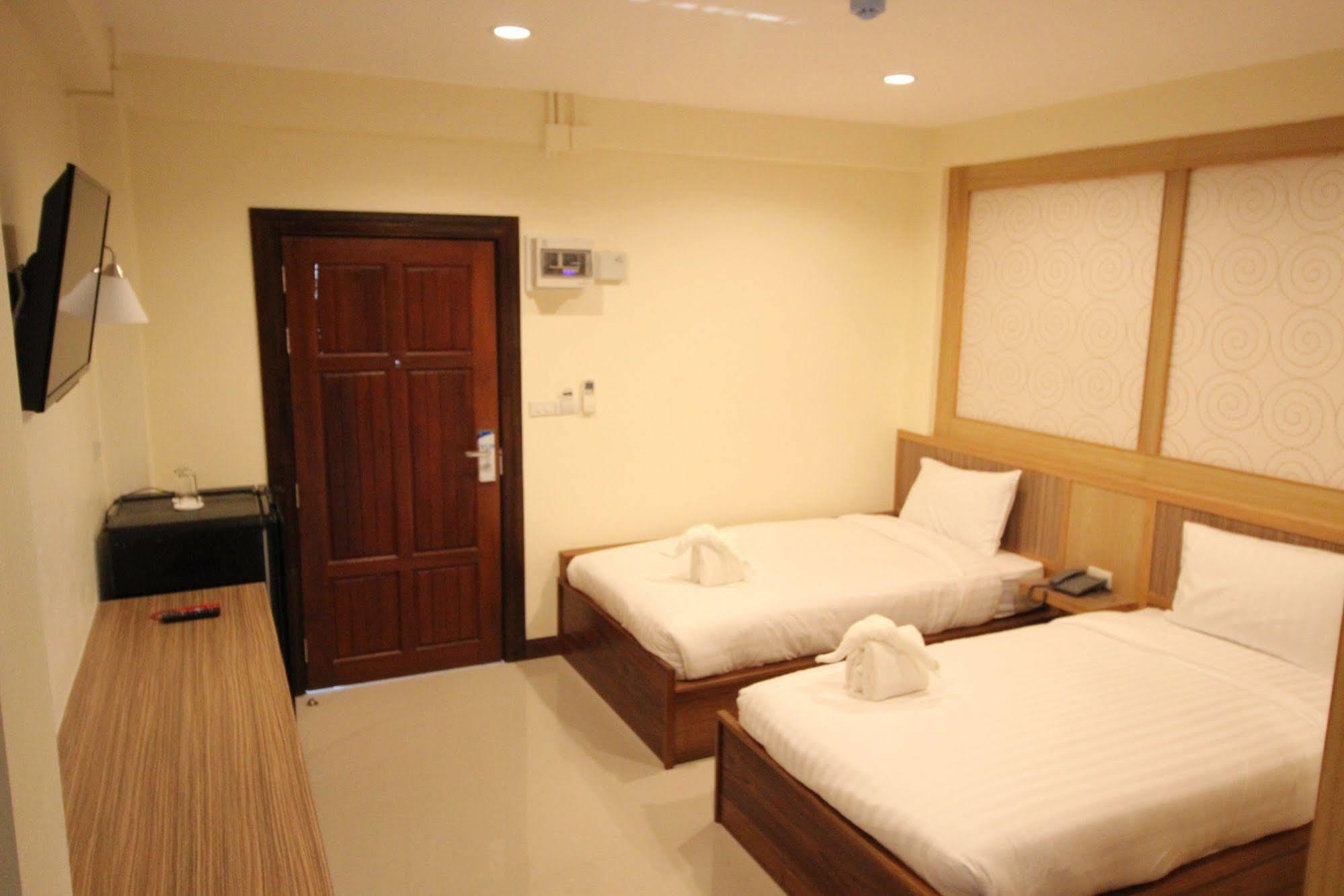 Hotel Monmuang à Chiang Mai Extérieur photo