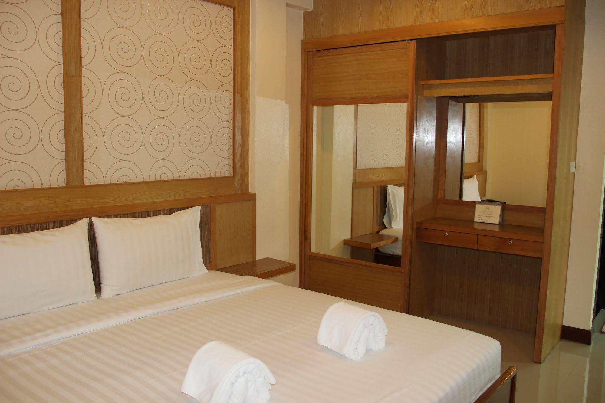 Hotel Monmuang à Chiang Mai Extérieur photo