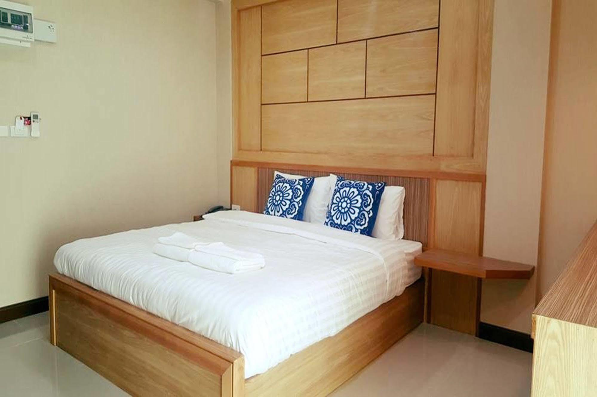 Hotel Monmuang à Chiang Mai Extérieur photo